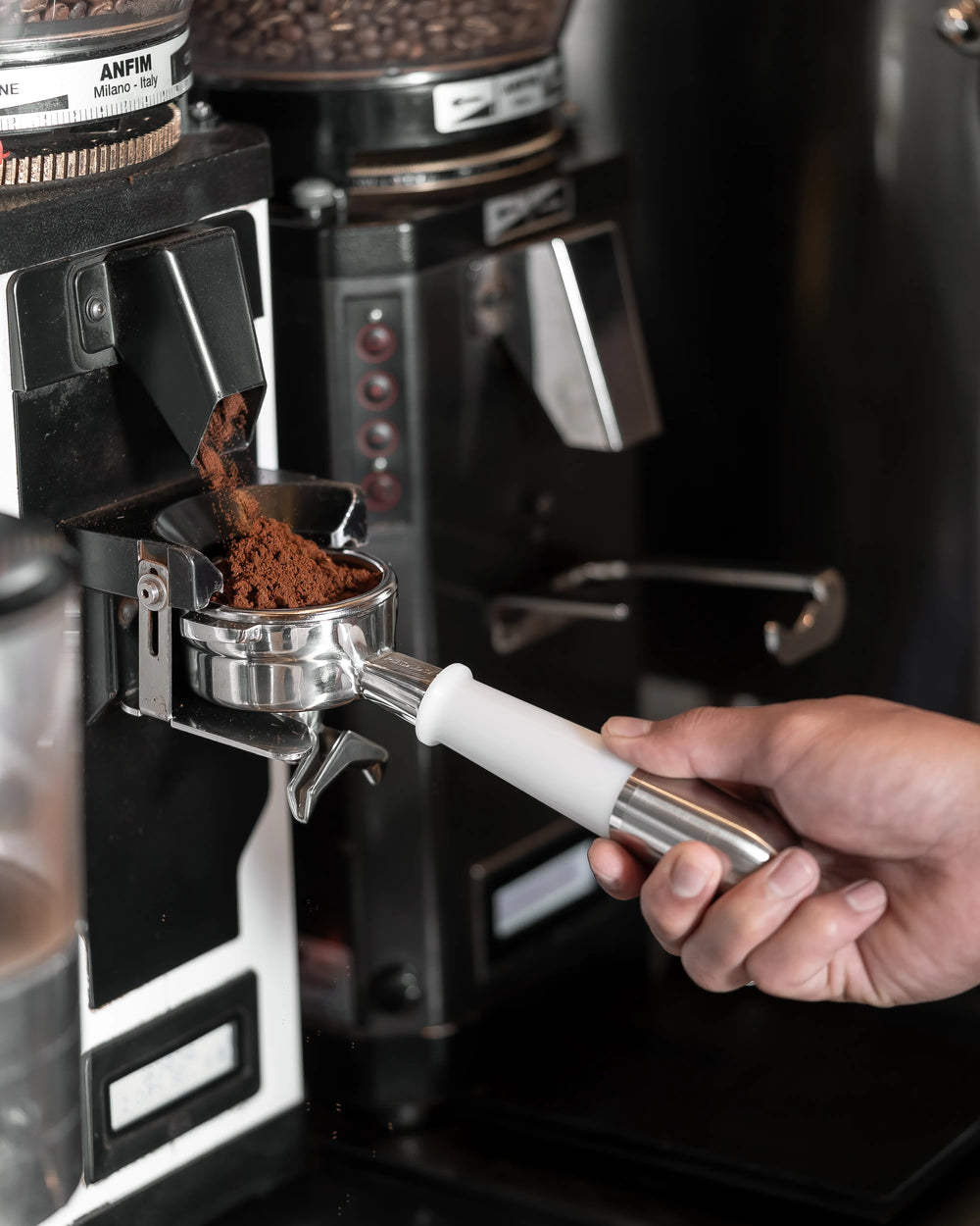 수동 커피 분쇄기 vs. 전기 커피 분쇄기: 어떤 것을 선택해야 할까요? – Pesado 58.5